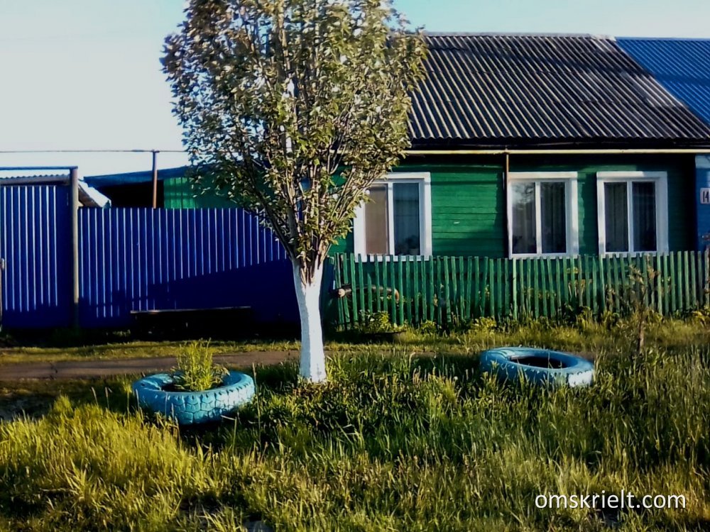 Подслушано в любино омской обл. Дом в Любино. Дом в Любино Омской области. Недвижимость в Любино Омской области. Любино Омская область Южная улица.